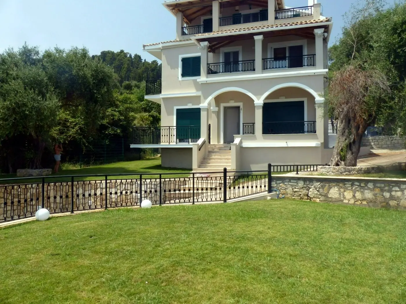 Chillout Luxury Apartments Korfu – Gebäude Frontansicht