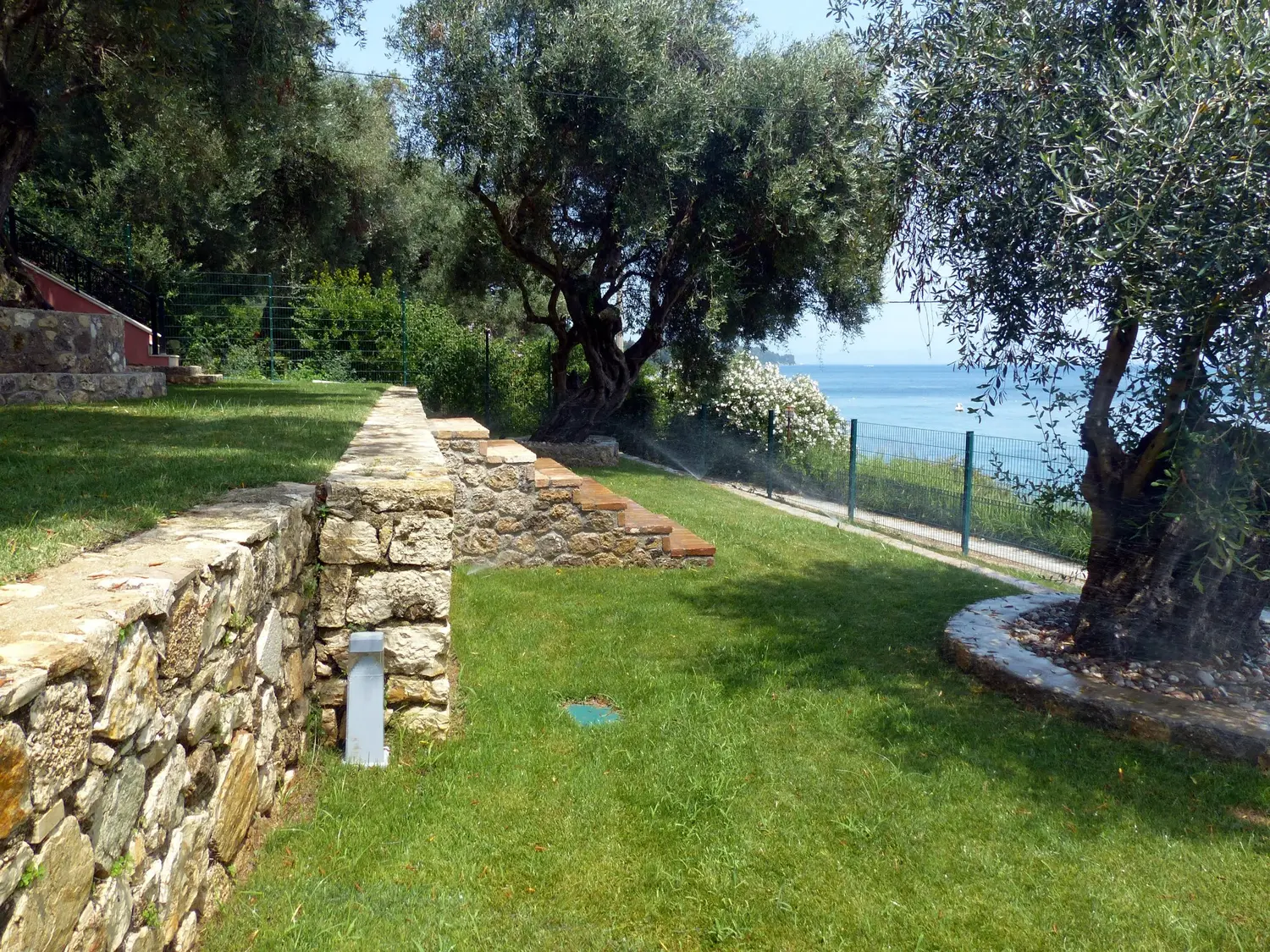 Chillout Luxury Apartments Korfu – Privatgarten mit Meerblick