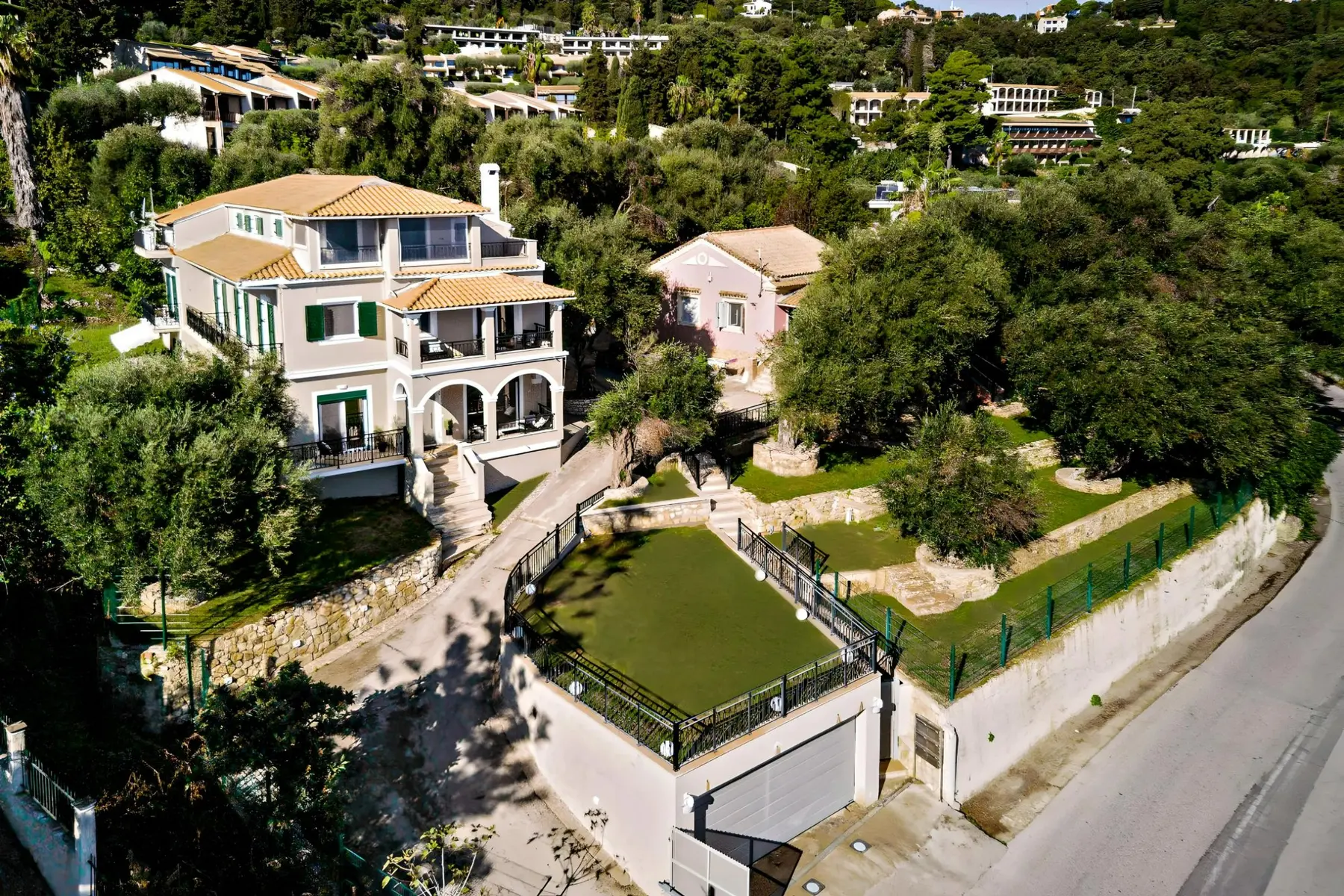 Chillout Luxury Apartments Korfu – Drohnenansicht Anwesen